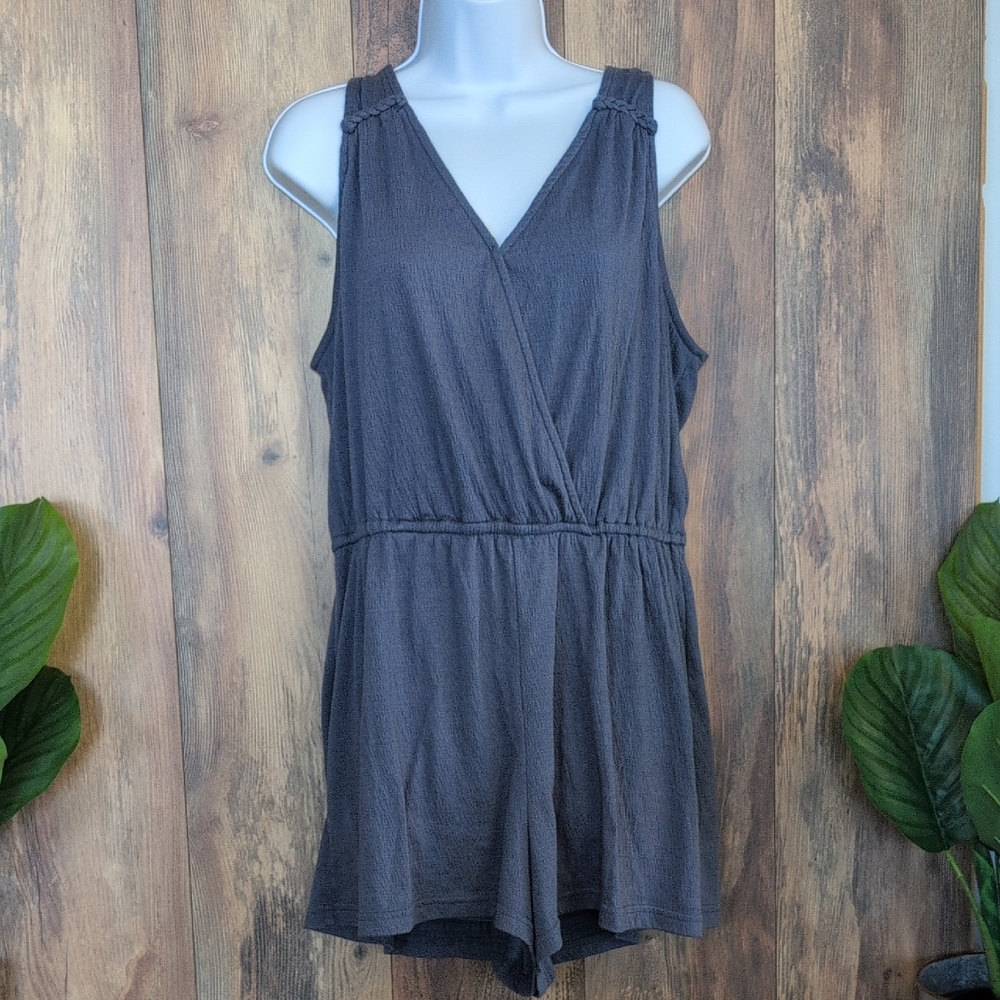 Universal Thread Sleeveless Romper XL           Q184